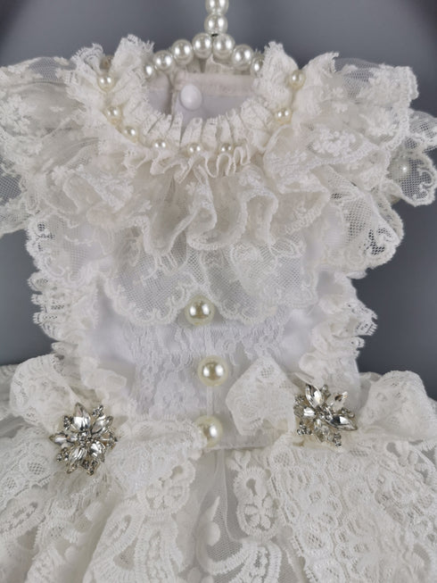 Tasteful White Wedding Dress