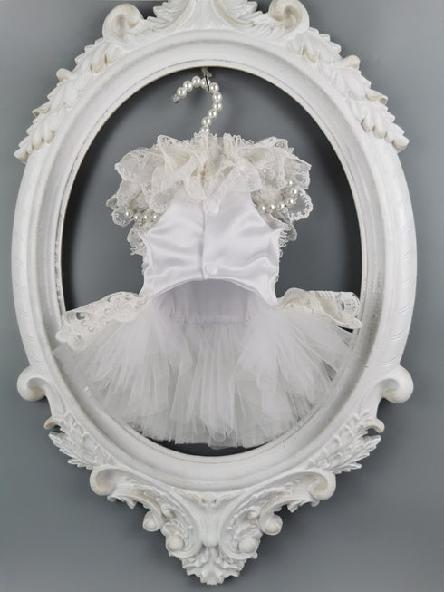 Tasteful White Wedding Dress